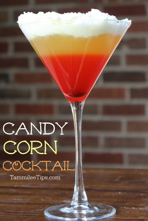 Margaritas, Candy Corn Drinks, Corn Cocktail, Halloween Party Drinks, Recetas Halloween, Halloween Cocktail, Candy Halloween, Themed Drinks, Halloween Candy Corn