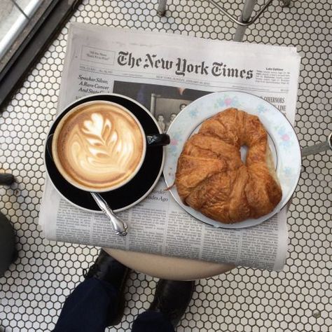 Croissant and a coffee. Coffee Obsession, Think Food, Coffee Breakfast, Coffee Photography, But First Coffee, A Cup Of Coffee, Coffee Love, Bagels, Coffee Art