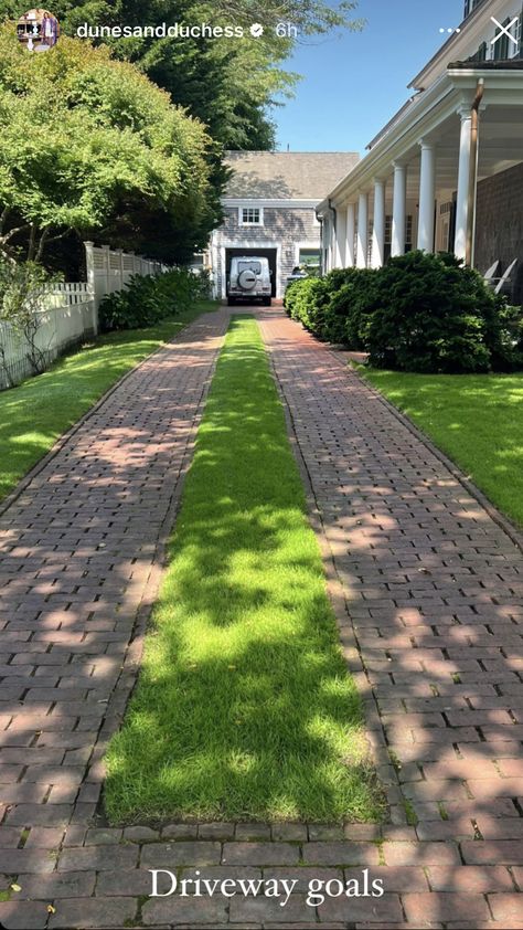 Extra Parking In Front Yard, Driveway With Turnaround, Brick Lined Driveway, Steep Driveway Ideas, Diy Driveway Ideas Cheap, Estate Driveway, Driveway Inspiration, Driveway Ideas Cheap, Permeable Driveway