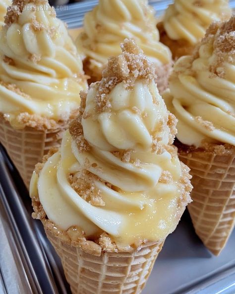 Banana Pudding Cheesecake Cones - A Fun and Creamy Dessert - Recipes By Clare Banana Pudding Cheesecake Cones, Cheesecake Filled Waffle Cones, Classic Banana Pudding, Cheesecake Cones, Food Truck Desserts, Creamy Dessert Recipes, Cruffin Recipe, Prep Snacks, Cone Dessert