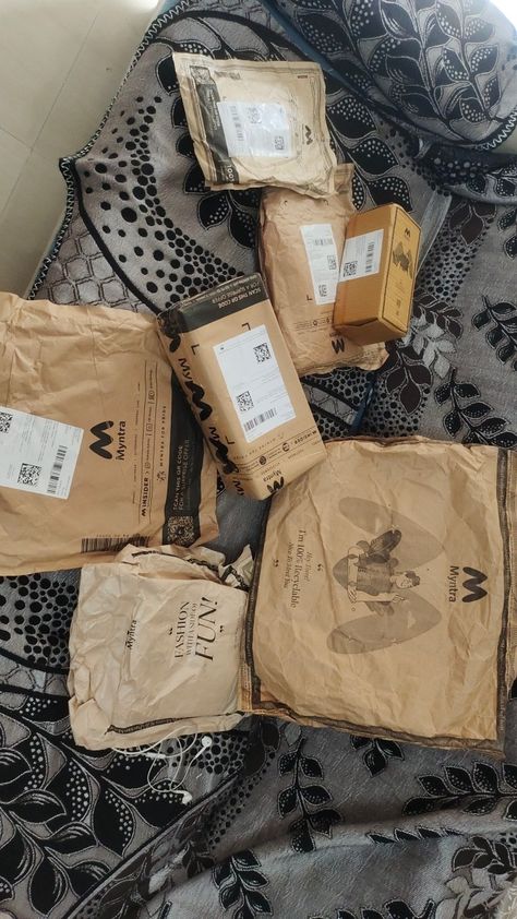 Flipkart Parcel Snap, Nykaa Parcel Snap Story, Amazon Parcel Snap, Gifts Snaps Snapchat Story, Eid Shopping Snap, Parcels Aesthetic, Fake Gifts Story, Parcel Snap, Fake Shopping Snaps