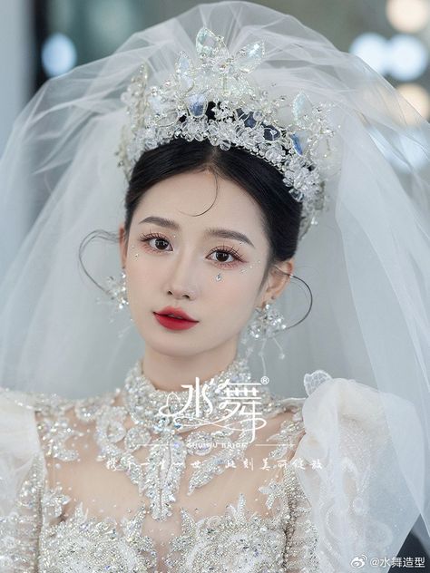 Chinese Makeup Wedding, Chinese Bridal Makeup, Fantasy Country, Wedding Chinese, Chinese Makeup, Makeup Bride, Makeup Wedding, Chinese Wedding, Dreamy Wedding