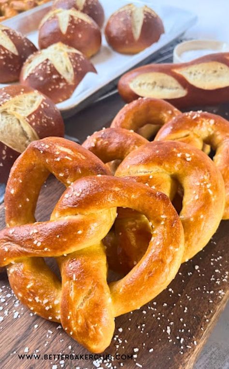 Pretzel Appetizers, Frozen Pretzels, Baked Pretzels, Maillard Reaction, Pretzel Dough, Pretzel Shape, Cool Gingerbread Houses, Homemade Pretzels, Homemade Soft Pretzels