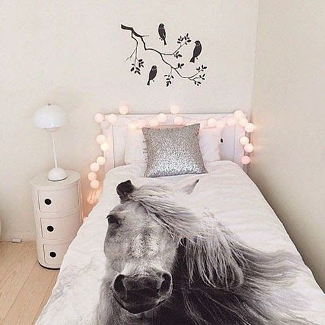 FAIRY LIGHTS | mommo design | Bloglovin’ Horse Bedroom Ideas For Teens, Horse Bedroom Ideas, Equestrian Bedroom, Girl Horse Room, Bedroom Ideas For Teens, Horse Room Decor, Horse Themed Bedrooms, Horse Bedroom, Mommo Design