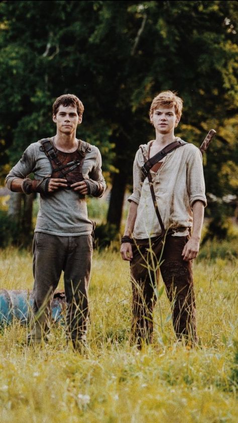 Thomas And Newt Maze Runner, Newt Maze Runner Icons, Thomas Maze Runner, Maze Runner 1, Maze Runer, Maze Runner Thomas, Maze Runner Trilogy, Maze Runner Funny, Maze Runner Cast