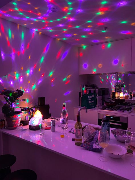 Cool House Party Ideas, Led Lights Party Decoration, Home Rave Party Ideas, 21 Birthday Party Decorations At Home, Party Room In House, Project X Birthday Party, House Party Drinks, Euphoric Aesthetic Party, Club Birthday Theme