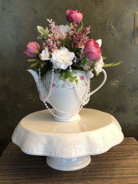 Tea Party Table Decor Ideas, Tea Cup Centerpieces Diy, Teacup Flower Centerpieces, Tea Pot Centerpieces Table Decorations, Tea Party Flower Arrangements, High Tea Decor, Floral Arrangements In Teapots, Tea Party Centerpiece Ideas, Mother’s Day Tea Party Centerpieces