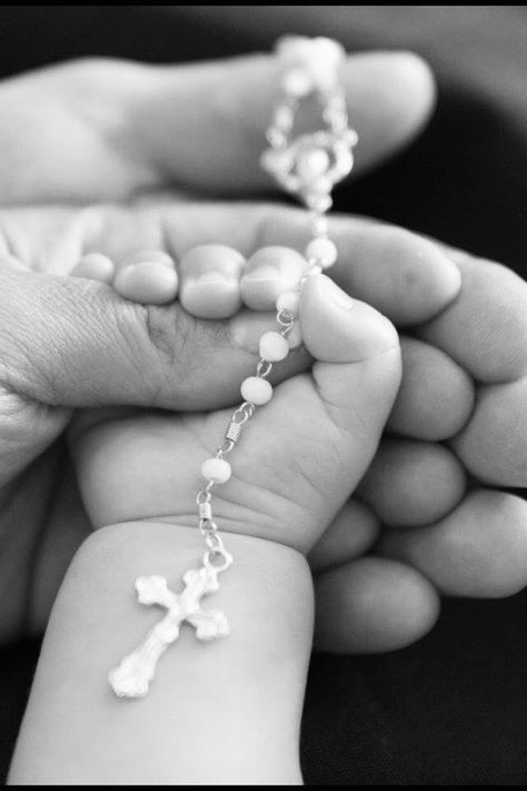 Christening Picture Ideas, Baby Baptism Photoshoot Ideas, Krstenje Ideas, Foto Battesimo Photo Ideas, Baptized Aesthetic, Christening Photoshoot Ideas, Bautizo Photoshoot, Baptism Photoshoot Ideas, Baptism Aesthetic