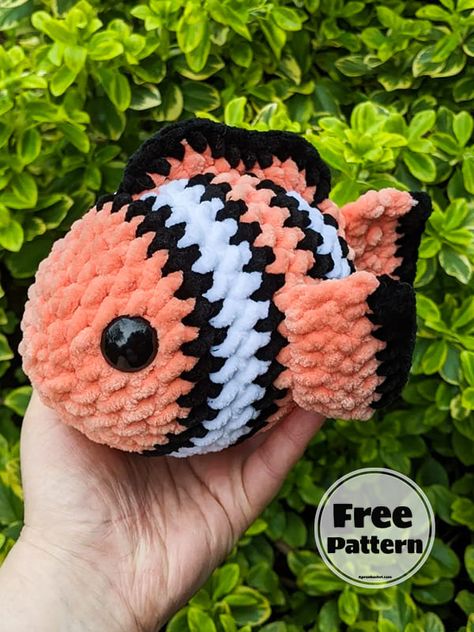 Eyes For Crochet Toys, Free Goldfish Crochet Pattern, Crochet Clown Fish Pattern Free, Free Sea Animal Crochet Patterns, Clownfish Crochet Pattern Free, Free Pdf Pattern Crochet, Crochet Fish Tutorial, Free Crochet Sea Turtle Pattern, Free Crochet Patterns Sea Animals