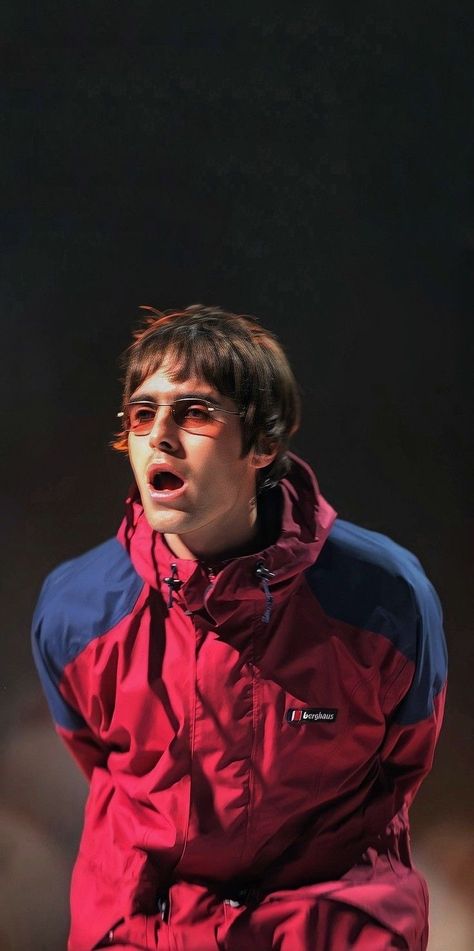 Oasis Style 90s, Oasis 90s Fashion, Liam Gallagher 90s Wallpaper, 90s Liam Gallagher, Liam Gallagher 90s Style, Liam Gallagher Fashion, Young Liam Gallagher, Liam Gallagher Aesthetic, Oasis Aesthetic Wallpaper