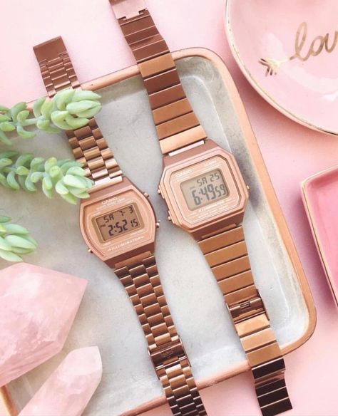 Trendy Watches Women, Casio Watch Women, Casio Vintage Watch, Vintage Gold Watch, Casio Watches, Casio Vintage, Classy Watch, Trendy Watches, Fancy Watches