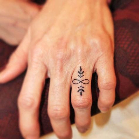 Celtic Finger Tattoos For Women, Infinity Finger Tattoo, Finger Tattoos With Meaning, Infinity Finger Tattoos, Men Finger Tattoos, Small Infinity Tattoos, Inner Finger Tattoo, Finger Meaning, Tattoo On Finger