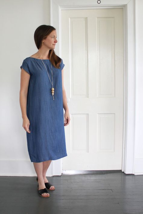 DIY sack dress, simple tee dress with belt. Handmade wardrobe. Easy Sewing. Sack Dress, Cocoon Dress, Dress Patterns Free, Pattern Dress Women, Handmade Wardrobe, Dress Simple, Simple Tees, Dress With Belt, Tee Dress