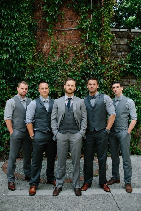 Mismatched Groomsmen, Groomsmen Outfit, Grey Suit Wedding, Groomsmen Photos, Groom Looks, Wedding Groomsmen, Groomsmen Suits, Groomsmen Attire, Gray Weddings