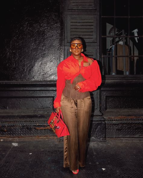 Your friendly reminder red and brown go together real bad. Another trusty combo but slightly unexpected! It’s is a must try. Comment SHOP below to receive a DM with the link to shop this post on my LTK ⬇ https://liketk.it/4RLsL #nyfwstreetstyle #nyfw2024 #streetstyle #chicstyle #colorcombo #outfitinspiration #outfitstyle #redshoes #redoutfit #houstonfashionblogger #houstonblogger #braiddesigns #braidedponytail #newyorkstyle #kendallmiles #lvbag #jacquemus #fallfashion #fallstyleinspo Red Combo Outfit, Brown And Red Outfit, Braid Designs, Nyfw Street Style, Brown Outfit, New York Style, Red Outfit, Chic Style, Winter Outfits