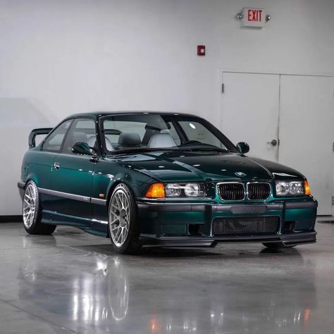 E36 Sedan, E36 M3, E36 Bmw, Ferrari F40, Bmw E30, Gray Interior, Motorcycle Racing, Car Guys, My Dream Car