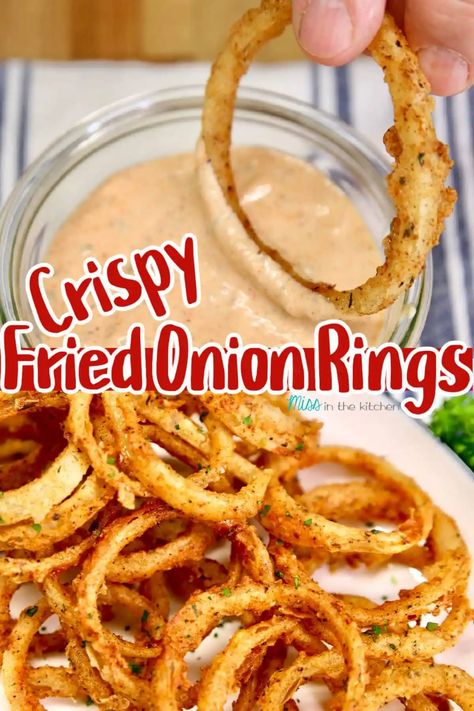 Crispy homemade Fried Onion Rings are really quick and easy to make at home and are sure to rival your favorite restaurant version. Onion Straws Recipe, Burger Onions, Fried Onion Straws, Onion Straws, Fried Onion Rings, Onion Rings Recipe, Blooming Onion, Crispy Onions, Onion Recipes