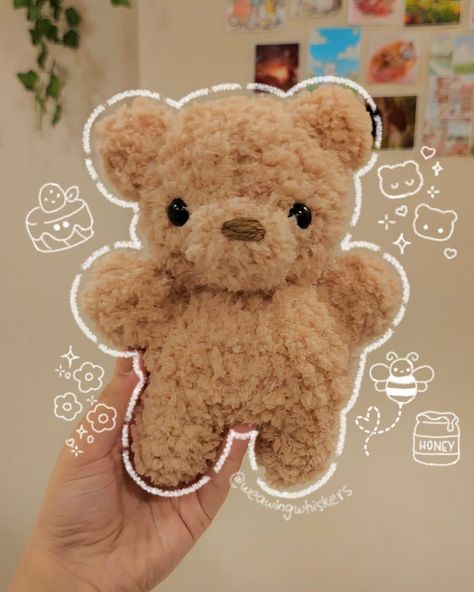 -`♡´- 🍯 🧸 floofy bear 🧸 🍯 -`♡´- 🐝 i made this pattern a while ago and while it had ALOT of accessories to it i just fell in love with this cuddly baby the way he is. >ᴗ<⁠♡ 🐝 working with fluffy yarn was a bit challenging and i really enjoyed the process because of how much i learned with each round. im so glad with how it turned out. ᵔᴗᵔ 🐝 pattern by @lorettaloops . . . . . . . . . . . . . . . . . . . . . . 🔖tags: #crochet #crocheting #polarbear #amigurimi #fyp #cute #crochetanimals #pat... Stuff To Crochet With Fluffy Yarn, Fluffy Crochet Pattern Free, Amigurumi Fluffy Yarn, Things To Do With Chunky Yarn, Fluffy Yarn Crochet Patterns, Fluffy Yarn Crochet Ideas, Crochet Ideas With Fluffy Yarn, Crochet Fluffy Yarn Projects, Fluffy Crochet Ideas