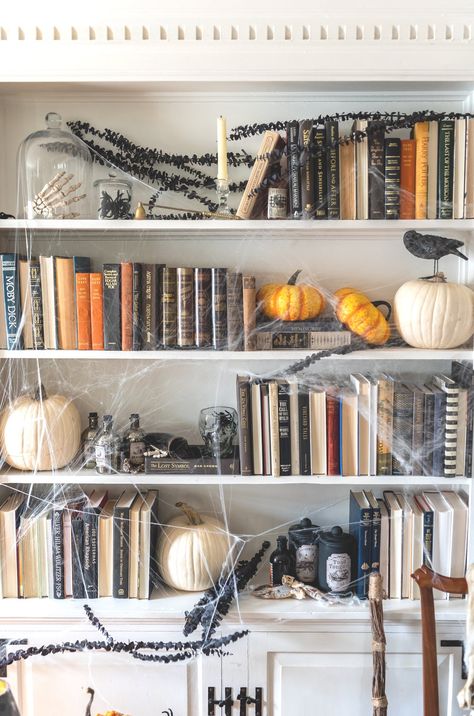 Halloween Book Shelf Decor, New England Halloween Decor, Halloween Built Ins Decor, Bookshelf Halloween Decor, Halloween Bookcase Decor, Fall Decor Bookshelf, Halloween Shelves Decor, Halloween Shelf Decor Ideas, Halloween Bookcase