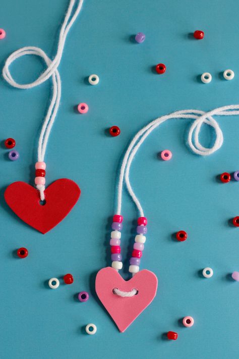 Kindergarten Valentines, Valentines Bricolage, February Crafts, Easy Valentine Crafts, Valentinstag Party, Class Valentines, Valentine's Day Crafts For Kids, Preschool Valentines, Valentine Activities