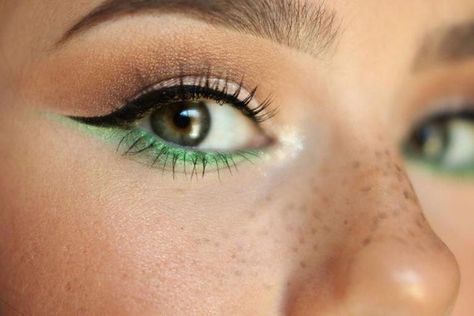 St Patrick's Day Makeup, Saint Patricks Day Makeup, Cool Makeup, Make Up Designs, Maquillage On Fleek, Green Eyeliner, Smink Inspiration, Green Makeup, Beauty Make-up