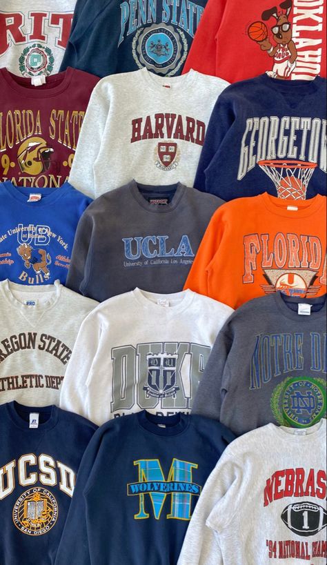 College Sweatshirt Outfit Aesthetic, Sweatshirt Collection Closet, Cute Vintage Sweatshirts, Lakers Sweatshirt Outfit, Cute College Hoodies, University Sweater Aesthetic, Cute College Sweatshirt Designs, University Aesthetic Clothes, Vintage College Crewneck