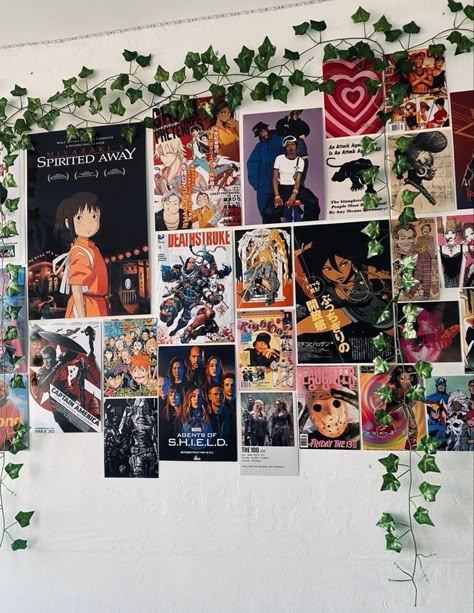 Poster Wall Bedroom, Wall Bedroom Decor, Anime Bedroom Ideas, Artist Desk, Ocean Room Decor, Manga Poster, Otaku Room, Dorm Inspo, Poster Anime