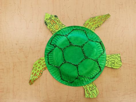 Paper Plate Turtle, Sea Turtle Craft, Seahorse Crafts, Sea Animal Crafts, Under The Sea Crafts, Sabbath School, Jellyfish Craft, Turtle Crafts, Camp Activities