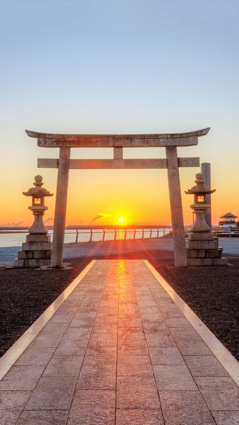 住吉神社の写真「鳥居の真ん中から昇る日の出」 Beautiful Sights, Japan