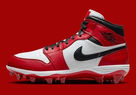 Air Jordan 1 "Chicago" Football Cleats FJ6245-106 FJ6805-106 | SneakerNews.com Jordan Football Cleats, Jordan Cleats, American Football Cleats, Air Jordan 1 Chicago, Football Dress, Nike Football Boots, Football Gear, Baseball Cleats, Flag Football