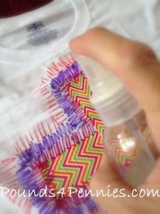 Sharpie Tie Dye T-Shirts Tela, Tie Dye With Sharpies, Diy Tie Dye Shoes, Sharpie Tie Dye, Sheath Wedding Dresses, Ty Dye, Crafts Simple, Tie Dye Shoes, Diy Tie Dye Shirts