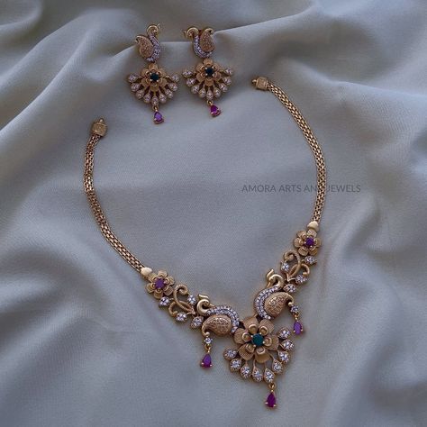 Amora Arts and Jewels on Instagram: “Antique Short Necklace!!! ₹1250 PRODUCT CODE: AMOR0897 Check out my product! https://www.amoraartsandjewels.com/ FOR ORDERS AND…” Green White Outfit, Gold Hoop Earrings Style, Indian Gold Necklace Designs, Unique Wedding Jewelry, Bridal Jewelry Sets Brides, Neck Pieces Jewelry, New Gold Jewellery Designs, Fancy Jewelry Necklace, Pretty Jewelry Necklaces