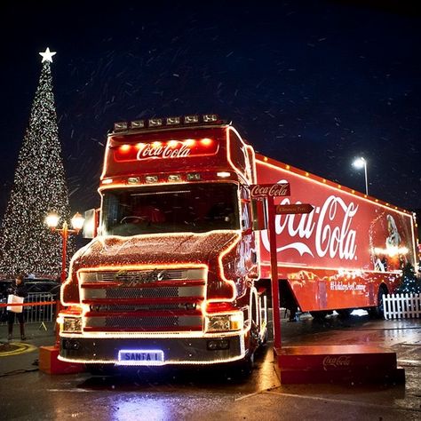 Christmas Day Aesthetic, Merry Christmas Aesthetic, Happy New Year Aesthetic, Coca Cola Santa, Coca Cola Christmas, Christmas Dreaming, Xmas Wallpaper, Merry Christmas Wishes, Christmas Feeling