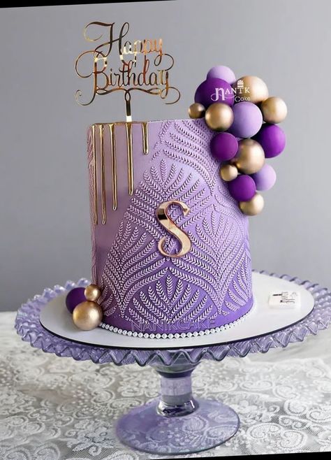 Purple And Gold Theme Party, Purple Cake Designs, Purple And Silver Cake, Unique Cake Designs For Men, Purple Theme Cake, Purple Bday Cake, Colourful Birthday Cake, Purple Floral Cake, Floral Cake Ideas