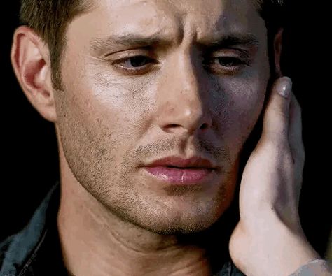 Jensen Ackles Kissing, Dean Winchester Side Profile, Angry Dean Winchester, Dean Winchester Kiss, Jensen Ackles Gif, Dean Winchester Gif, Dean Gif, Supernatural Drawings, Supernatural Dr