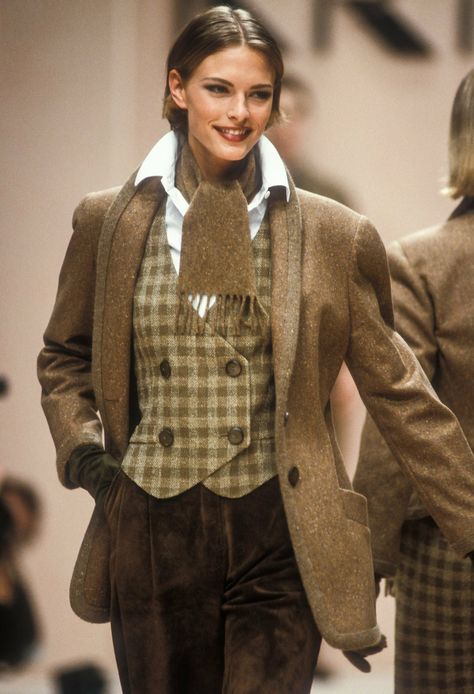 Mode Style Anglais, English Outfit, Tweed Jacket Outfit, Original Supermodels, Country Fashion, Fashion Mistakes, 가을 패션, Business Outfits, Winter Fashion Outfits