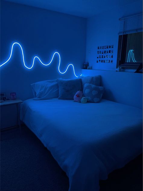 Room Ideas Neon Lights, Neon Light In Bedroom, Led Light Placement Ideas Bedroom, Neon Light Bedroom Aesthetic, Rgb Lights Bedroom, Neon Strip Lights Bedroom, Bedroom Led Lights Aesthetic, Light Signs For Bedroom, Blue Led Lights Bedroom