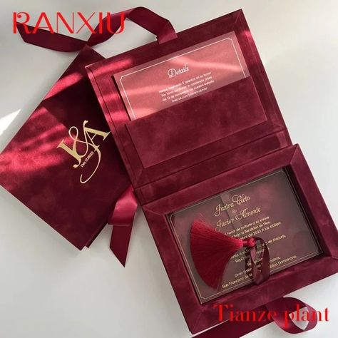 0.85US $ |Custom Green Velvet Box Wedding Inv Luxury Wedding Cards Boxes, Wedding Invitations Velvet, Luxury Wedding Cards, Royal Invitation Card Design, Invitation Box Ideas, Wedding Invitation Box Ideas, Wedding Card Writing, Princess Wedding Invitations, Expensive Wedding Invitations