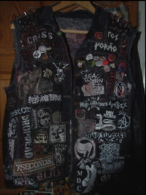 ive been working on this jacket for quite some time and i thought it would be worth updateing it on here Trash Jacket, Punk Tips, Punk Jean Jacket, Crust Pants, Vest Ideas, Feminist Punk, Battle Jackets, Punk Subculture, Battle Vest