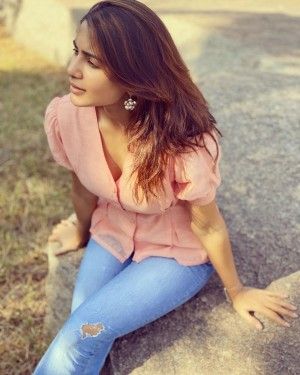 Samantha Ruth Prabhu (aka) Actress Samantha - 2351 Samantha Akkineni, Samantha Ruth Prabhu, Samantha Images, Samantha Pics, Samantha Ruth, Samantha Photos, Short Shirt, South Actress, Actress Pics