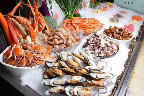 seafood catering for wedding and big party Seafood Bar Wedding, Seafood Wedding Menu Ideas, Seafood Buffet Ideas, Seafood Wedding, Wedding Buffet Ideas, Seafood Catering, Dr Wedding, Jamaican Wedding, Amazing Food Platters