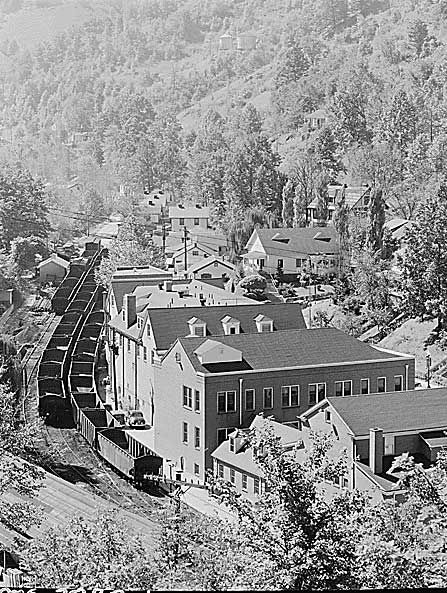 Kentucky Coal Heritage - Wheelwright, Kentucky Harlan Kentucky, Harlan County, Floyd County, Kentucky Girl, Railroad History, Kentucky State, Still Picture, My Old Kentucky Home, Appalachian Mountains