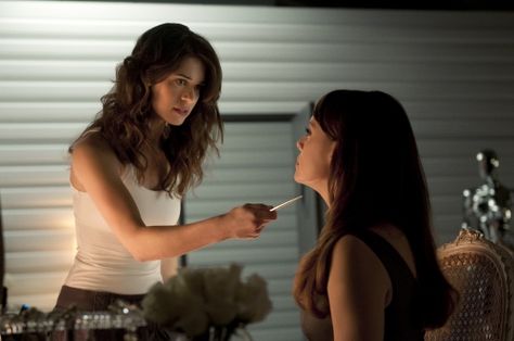 Alex holding a knife to Amanda Knife Pose, Melinda Clarke, Lyndsy Fonseca, Maggie Q, Photo Prompts, Picture Prompts, Superman Lois, Wwe Nxt, Female Character Inspiration