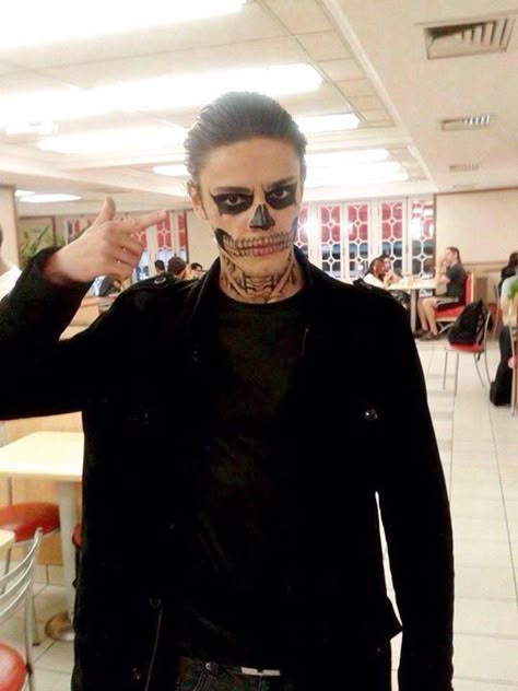 Mens Halloween, Tate Langdon, Skeleton Makeup, Mens Halloween Costumes, Fantasias Halloween, Halloween Inspo, Evan Peters, Horror Story, American Horror