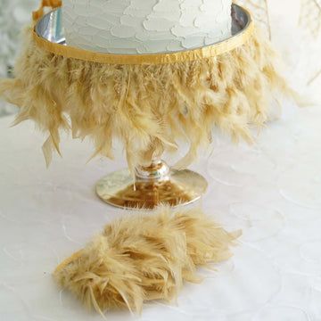 Shop our exquisite feathers and boas for a glamorous addition to your event. ✓ Buy now for a sophisticated look! Boho Themed Party, Elegant Table Decorations, Feather Garland, Cake Stand Decor, Feather Fringe, Wedding Notes, Hat Decoration, Gold Fringe, Feather Crafts