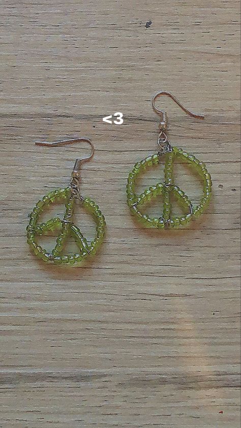 Earrings Peace, Peace Aesthetic, Easy Earrings, Hippie Crafts, Peace Earrings, Jewelry Design Inspiration, Beads Bracelet Design, Beaded Jewelry Designs, Dope Jewelry