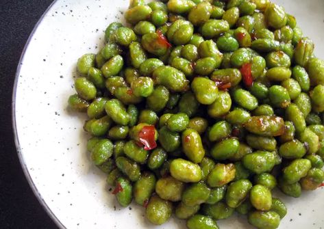 Scrumptious Fried Edamame (Soy Beans) Recipe by Hiroko Liston - Cookpad Fried Edamame, Fried Beans, Chilli Beans, Asian Vegetables, Edamame Beans, Soy Beans, Potato Starch, Cooked Rice, Bean Seeds