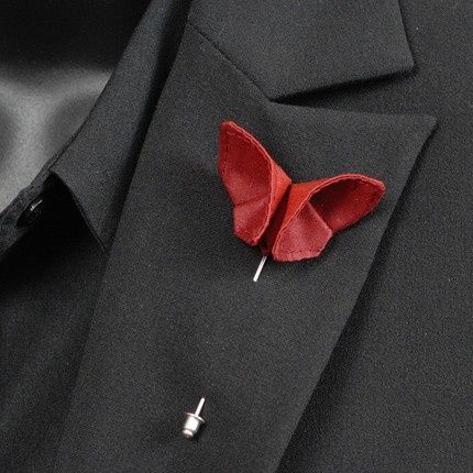 Butterfly Lapel Pin Butterfly Boutonniere, Butterfly Wedding Theme, Style Africain, Pretty Butterfly, Wedding Boutonniere, Origami Butterfly, Lapel Flower, Lapel Pins Mens, Butterfly Wedding