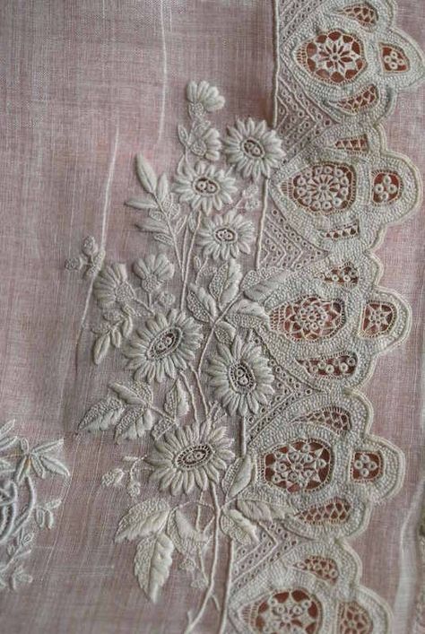 Found on carolynforbestextiles.com Schiffli Embroidery Design, Cutwork Lace, Embroidered Pillows, Embroidery Fashion Detail, Trendy Embroidery, Embroidery Pillow, Pillow Embroidery, Ideas Embroidery, New Embroidery