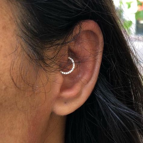 KANPATHA on Instagram: "Daith piercing ✨" Daith Piercing Minimalist, Silver Daith Piercing, Daith Piercing Aesthetic, Ear Piercing Aesthetic, Piercing Daith, Piercing Inspo, Body Modification, Daith Piercing, Body Modifications